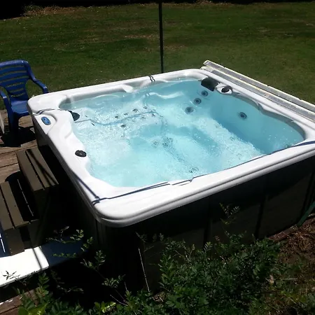 Brise Fraiche De La Montagne-piscine Et Jacuzzi-appartement Au Rez-de-chaussee