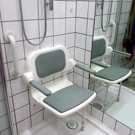 Brise Fraiche De La Montagne-piscine Et Jacuzzi-appartement Au Rez-de-chaussee Apartamento