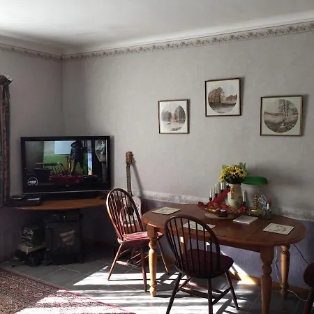 Brise Fraiche De La Montagne-piscine Et Jacuzzi-appartement Au Rez-de-chaussee *